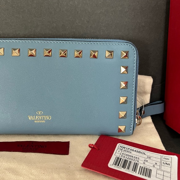 Valentino Garavani Rockstud Zip Around leather wallet - Picture 3 of 5
